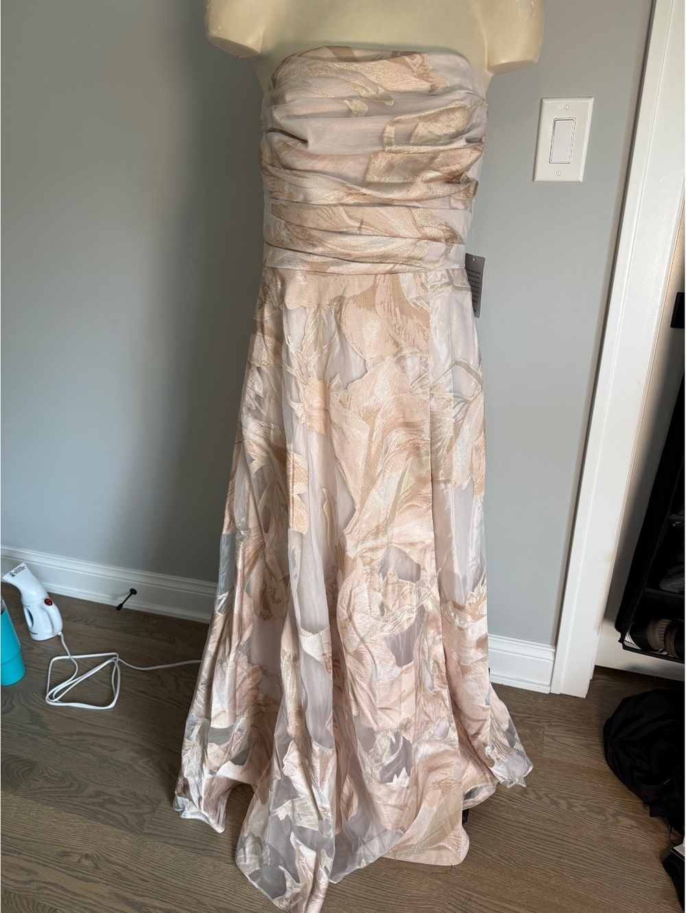 Xscape Women's Strapless Evening Dress in Soft Beige and Cream